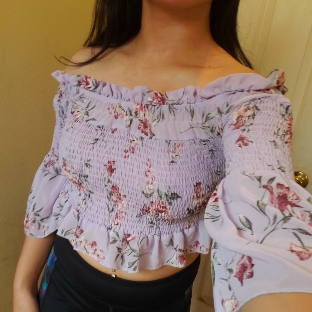 Off the shoulder Floral shirred cropped top